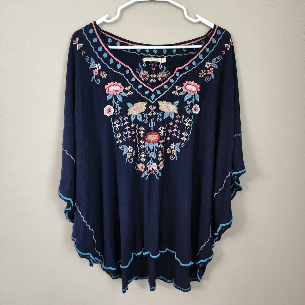 Caite Size S Embroidered Navy Top Floral Athleta Tunic Batwing Sleeves